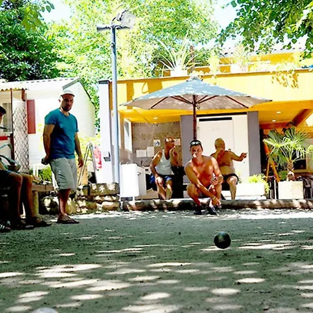 Camping Confortable Avec Terrasse A - Api-1-52-1143 *